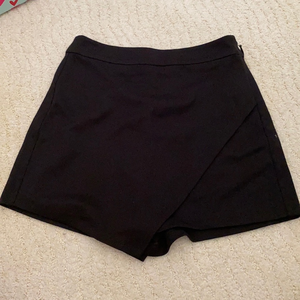 Bebe Skort